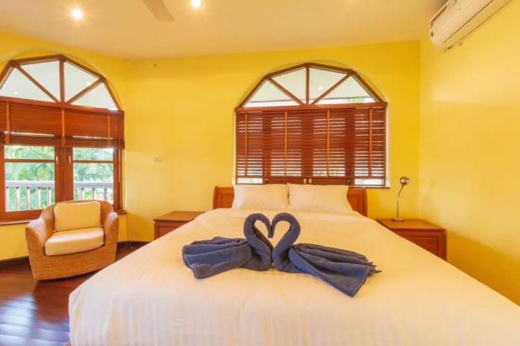 4 BR Pool Villa in Great Location - CV4