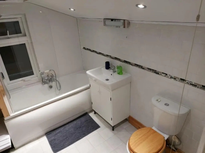 3 Bedrooms Apartment