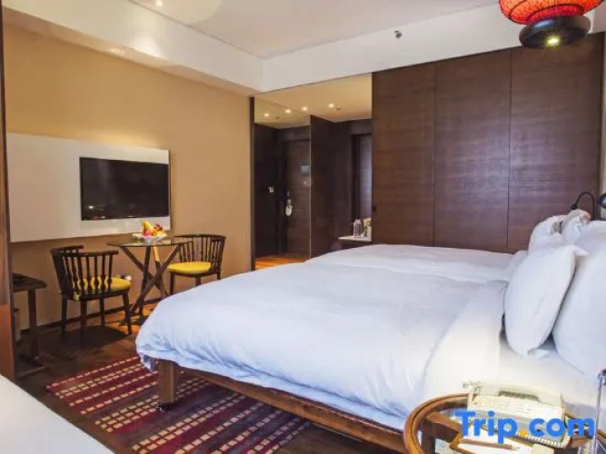 Manyue Select Holiday Hotel