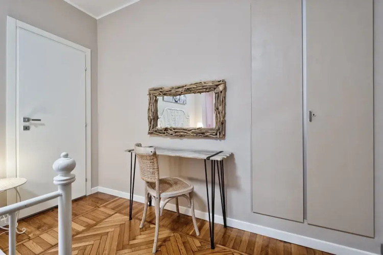 Borgo Dora Balcony Flat