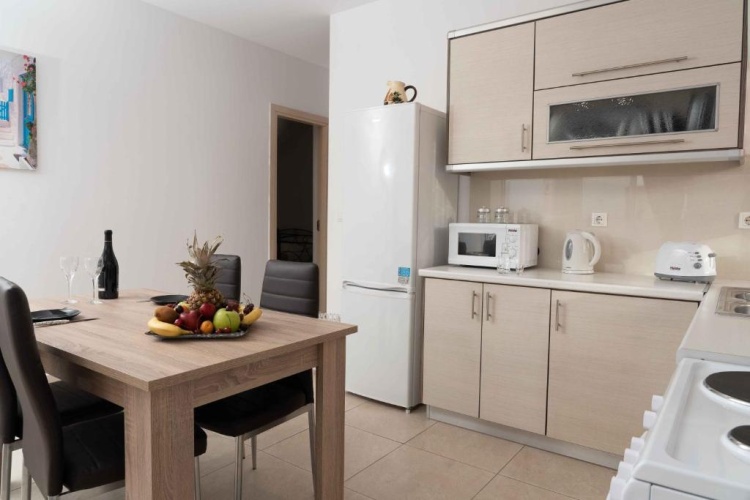 4 Bedrooms Cottage