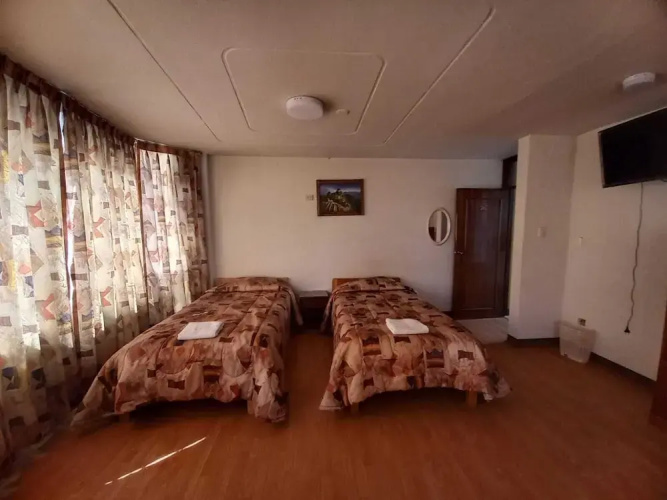 Hostal Aziri Puno