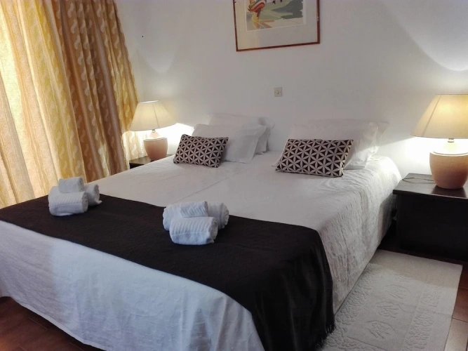 3 Bedrooms Apartment