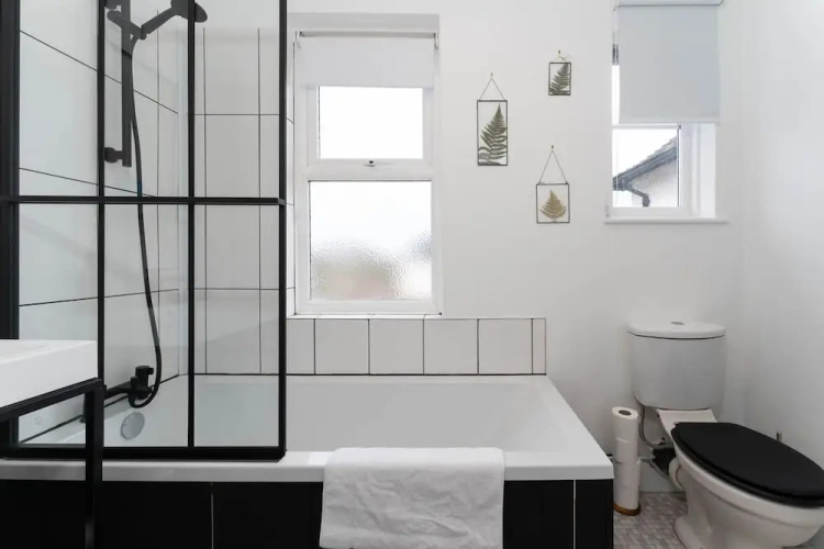 Host Stay Preston Park Apartment