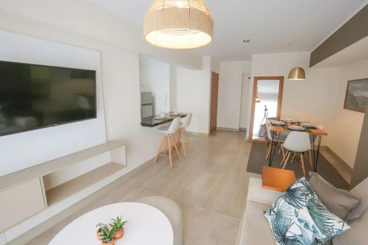 Trendy Host MID - Miraflores