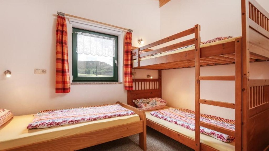2 Bedrooms Cottage
