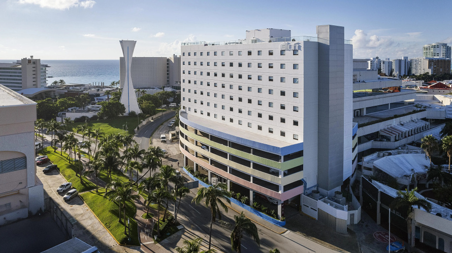 Aloft Cancun photo 38