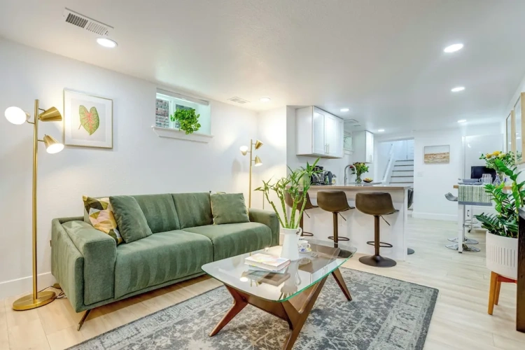 2 Bedrooms Apartment