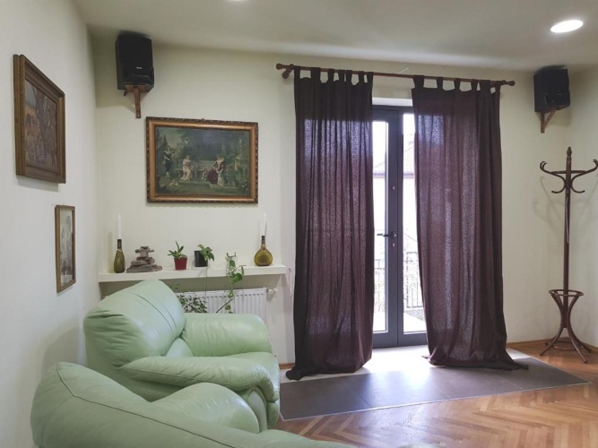3 Bedrooms Apartment