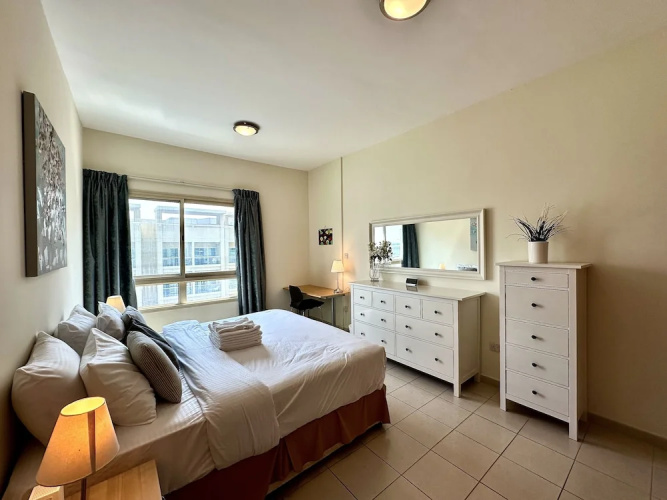 Lux Bnb I Turia Tower I Lake & Garden View - Dubai