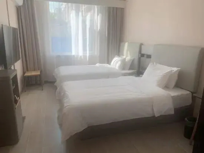 HanTing Hotel (Panshi Bus Station)