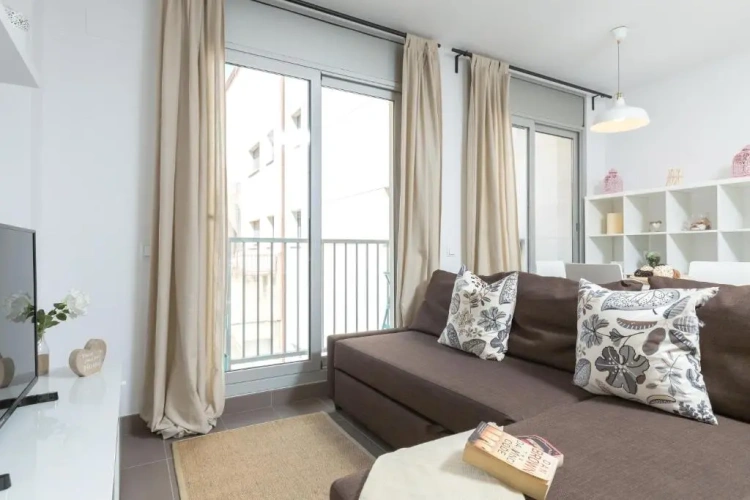 2 Bedrooms Apartment