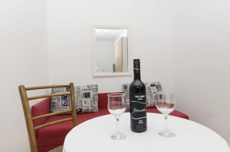 Apartments Mira