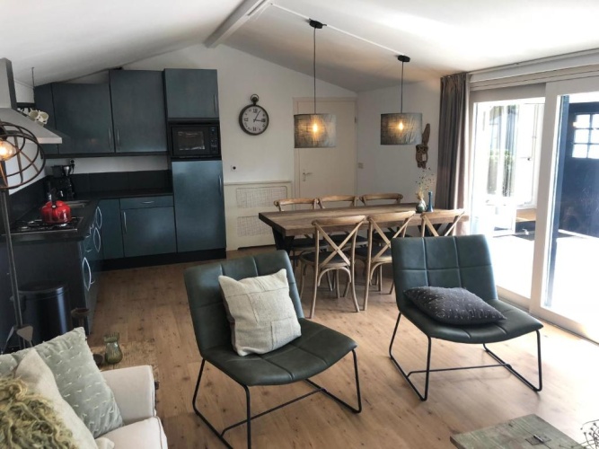 3 Bedrooms Chalet
