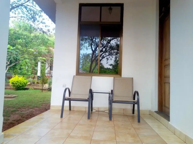 Standard Triple room with garden view