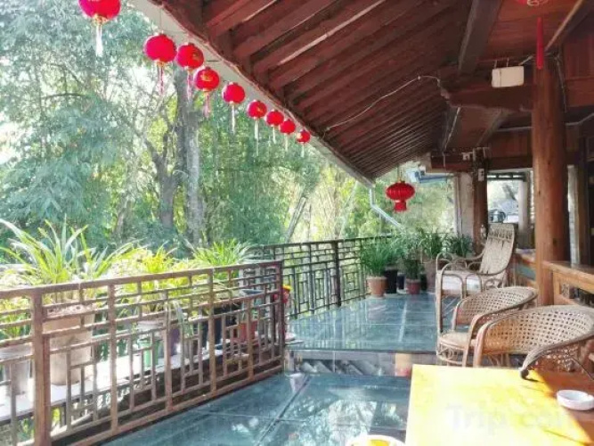 Guanhulou Hostel