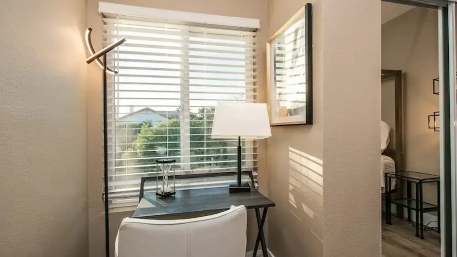 Amazing Remodeled Scottsdale 5 Bdrm W/pool!