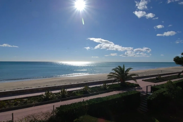 1 Bedroom Apartment beachfront