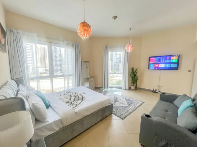 Yogi - Snug Studio With City Views, Perfect For Couples