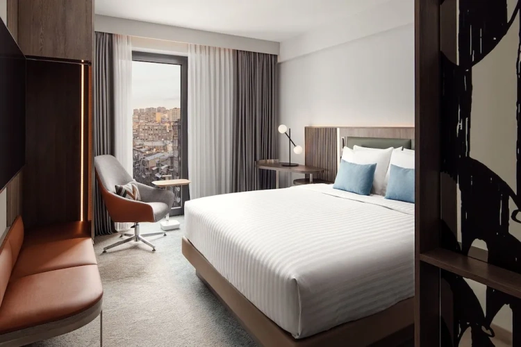 Superior Double room with city view