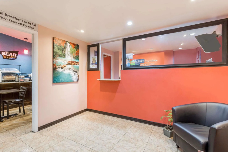Travelodge by Wyndham Phoenix Downtown