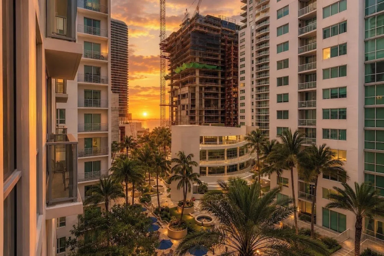 Palm Bay View Suites - Miami, FL