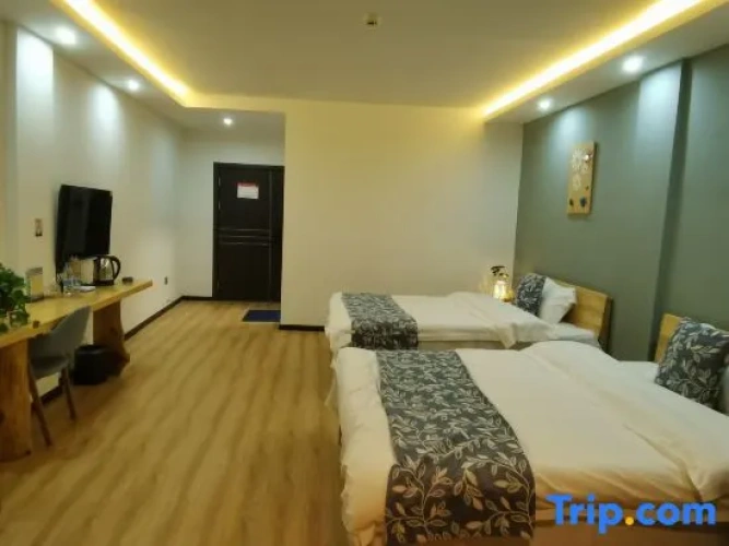 Standard Twin room with balcony