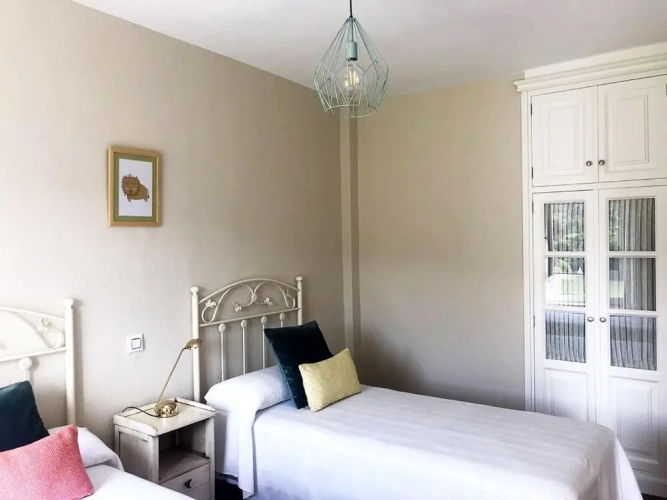 3 Bedrooms Cottage