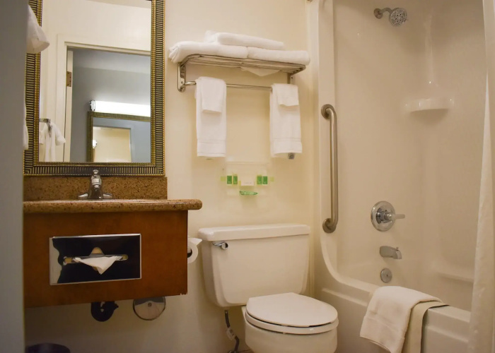 Holiday Inn Redding by IHG