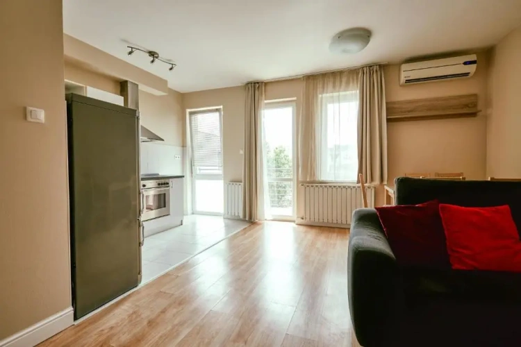 2 Bedrooms Apartment