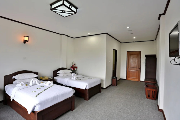KMA 115 Miles Hotel