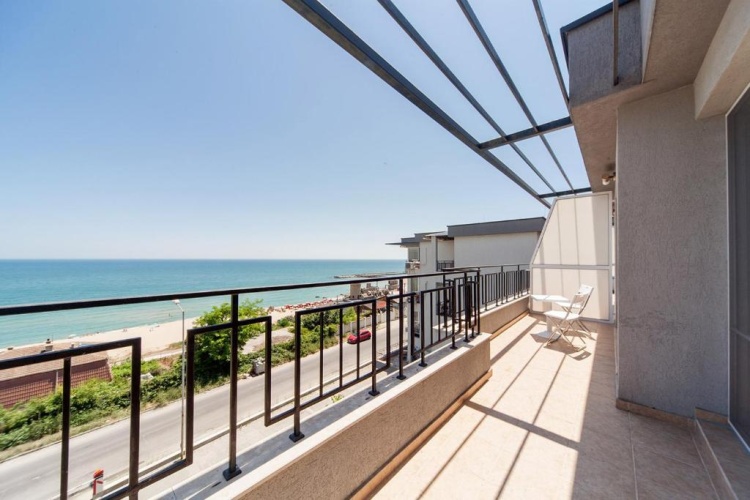 1 Bedroom Apartment with sea view