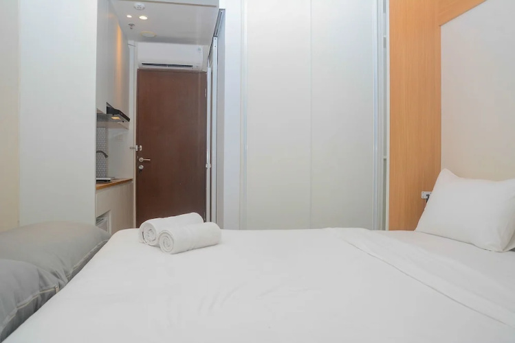 Best Studio Room with Wall Bed Tifolia Apartment