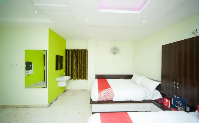 Sri Kumaran Residency By OYO Rooms