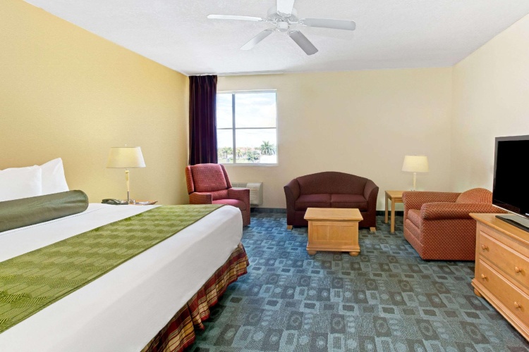 1 Bedroom Deluxe Double Suite
