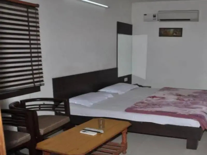 Hotel Paras