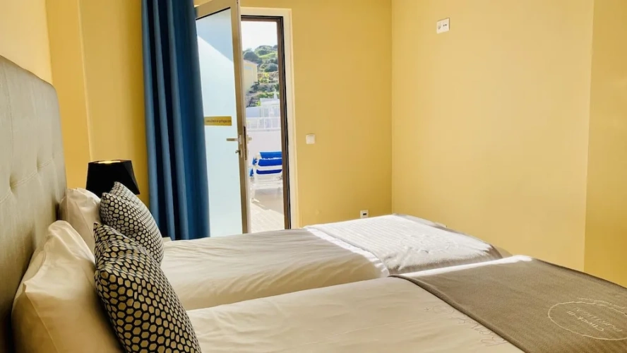 2 Bedrooms Apartment with balcony and beachfront