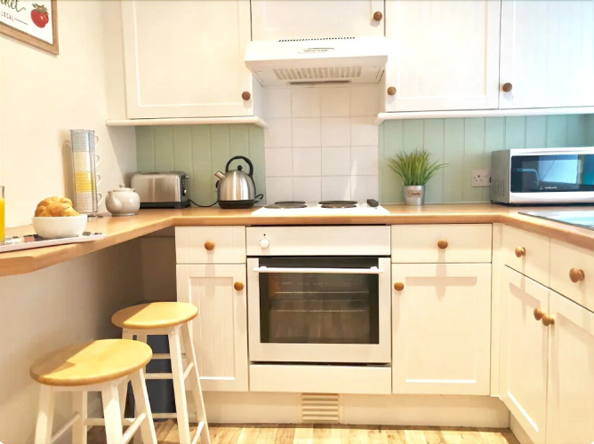 Lux Blu - Kenwyn Studio Apartment