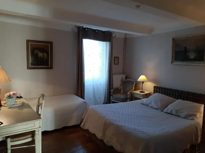 Standard Triple room