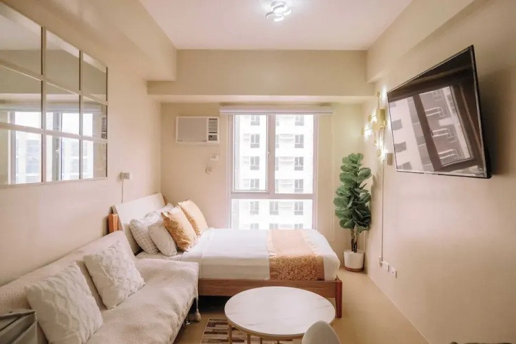 Minimalist Chic City Loft