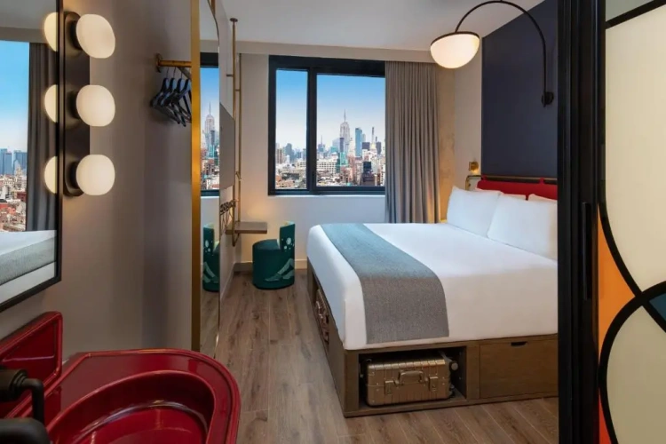 Double room with city view