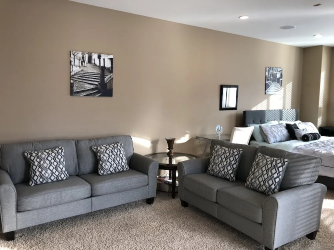 Luxury Lakefront Rooms