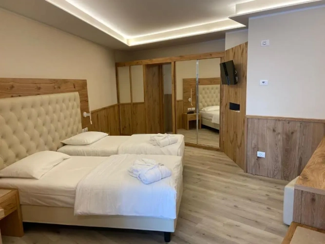 Suite with lake view