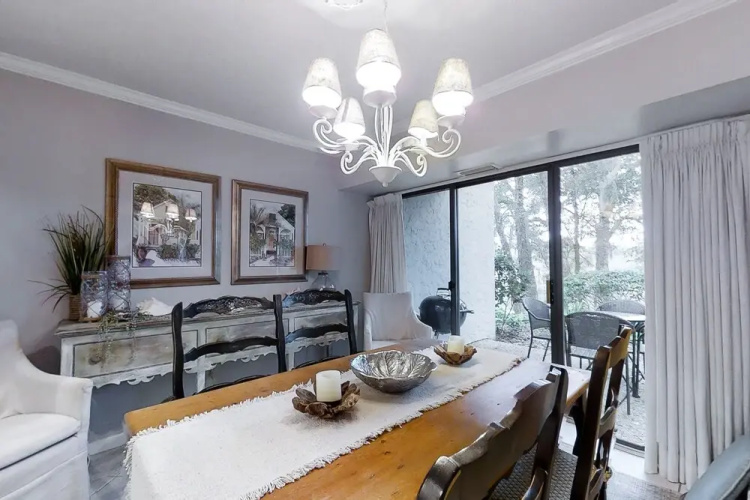 Dog-friendly Oceanfront Getaway With Shared Pool & Central AC