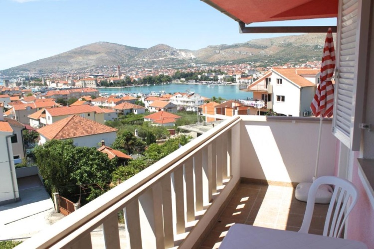 1 Bedroom Apartment with balcony and with sea view