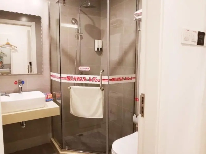 Standard Double room with street view