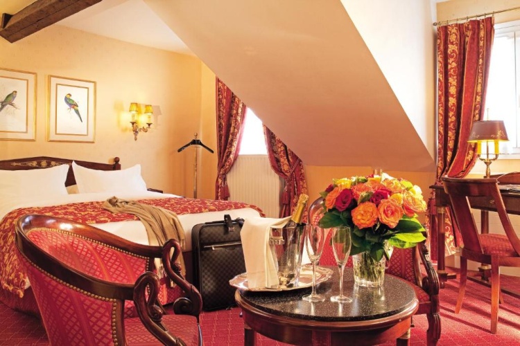 Deluxe Suite