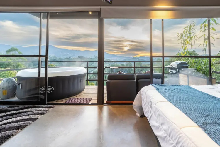Roots Eco House