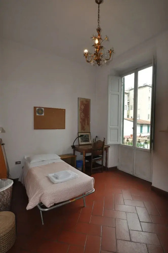 Comfortable 3BD Apt 7min Walk to The Train Station