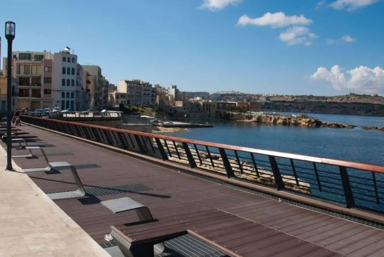 Studio - Sleeps 2 - Balcony - 5 Min Walk To Beach